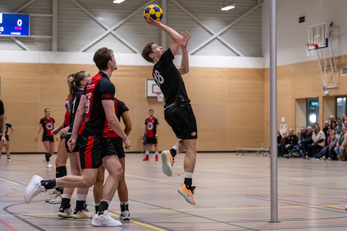 KVS/Groeneveld Keukens komt vroege achterstand niet meer te boven in Amsterdam