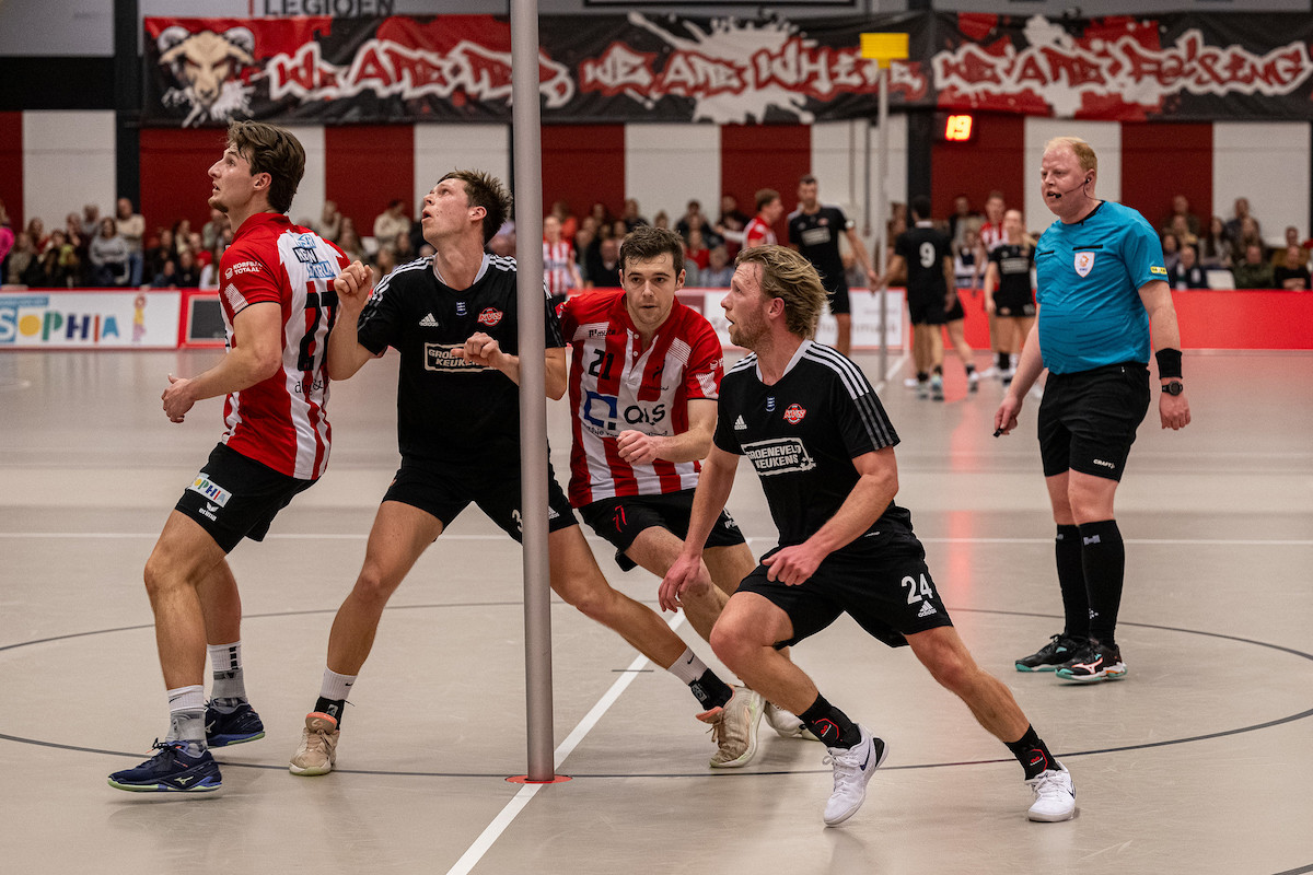 KVS blijft lang bij maar moet zege aan DeetosSnel laten; degradatie een feit