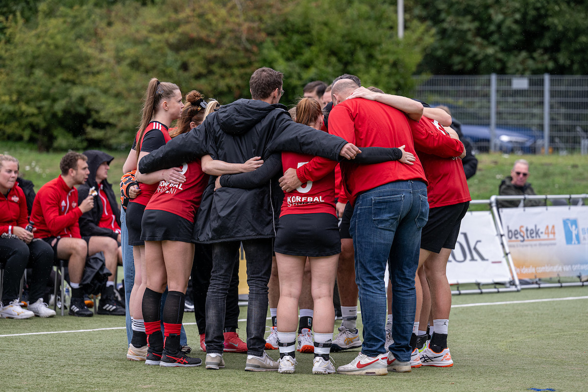 KVS/Groeneveld Keukens start met zege op veld