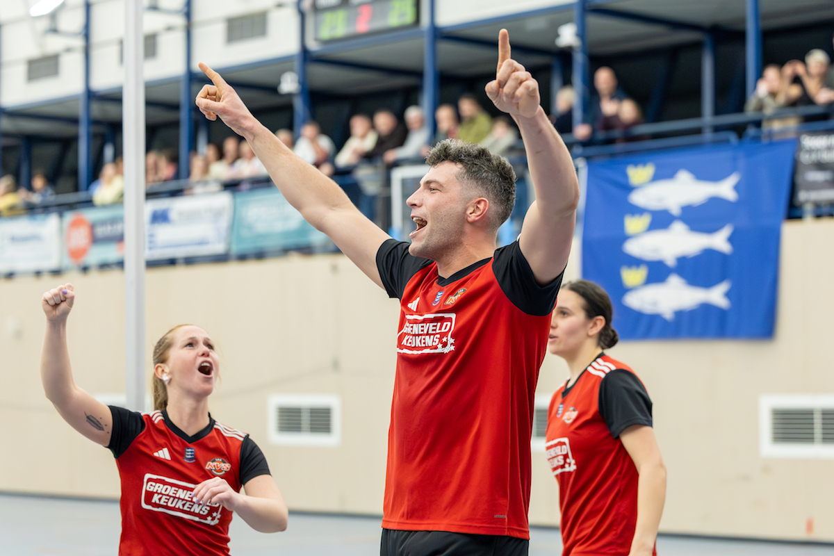 KVS/Groeneveld Keukens pakt op overtuigende wijze eerste punten